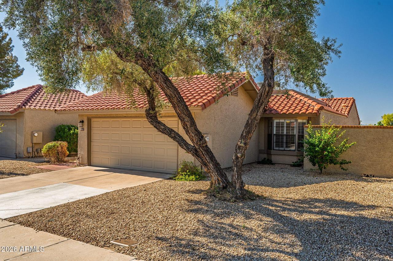 4237 E Sandia St., Phoenix, AZ 85044