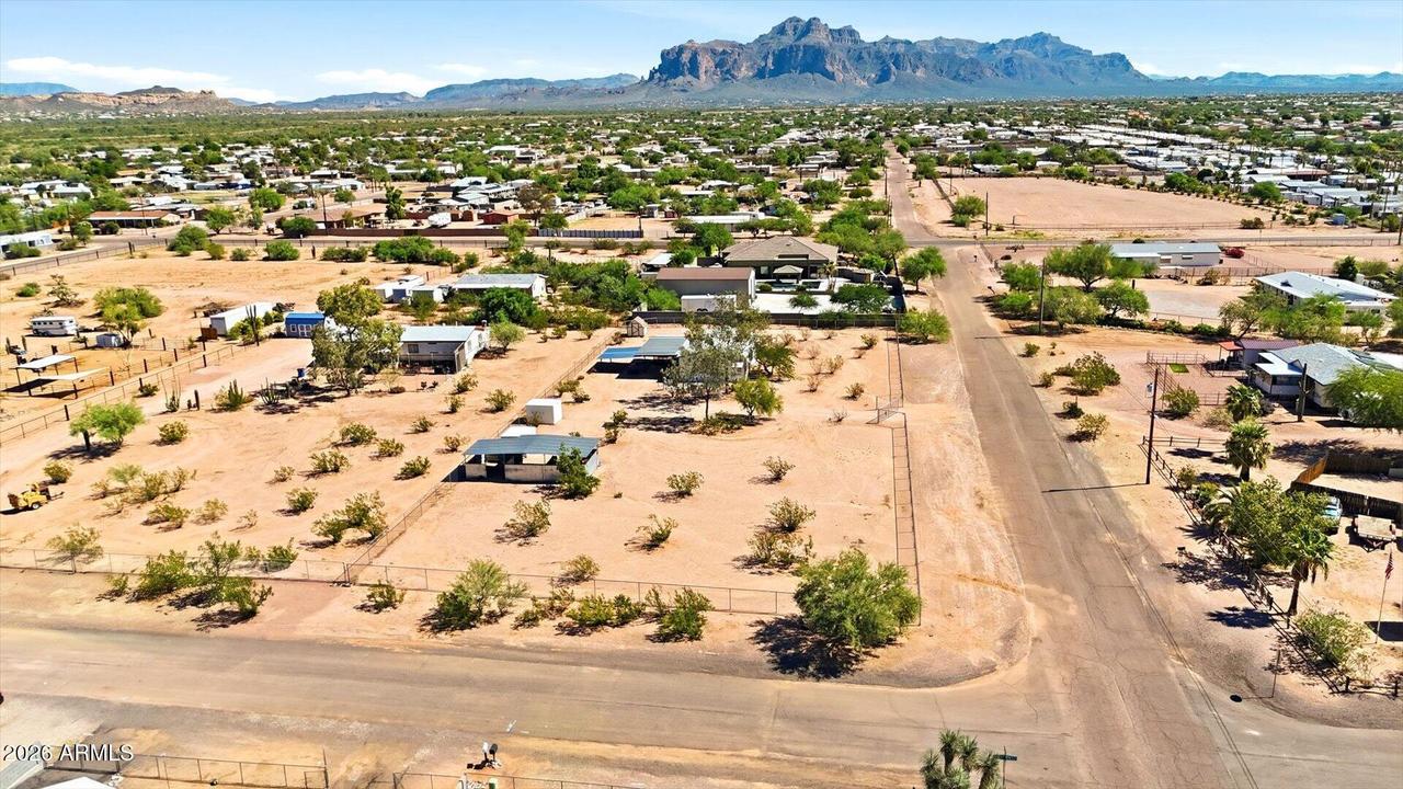 2582 W Smoketree St., Apache Junction, AZ 85120