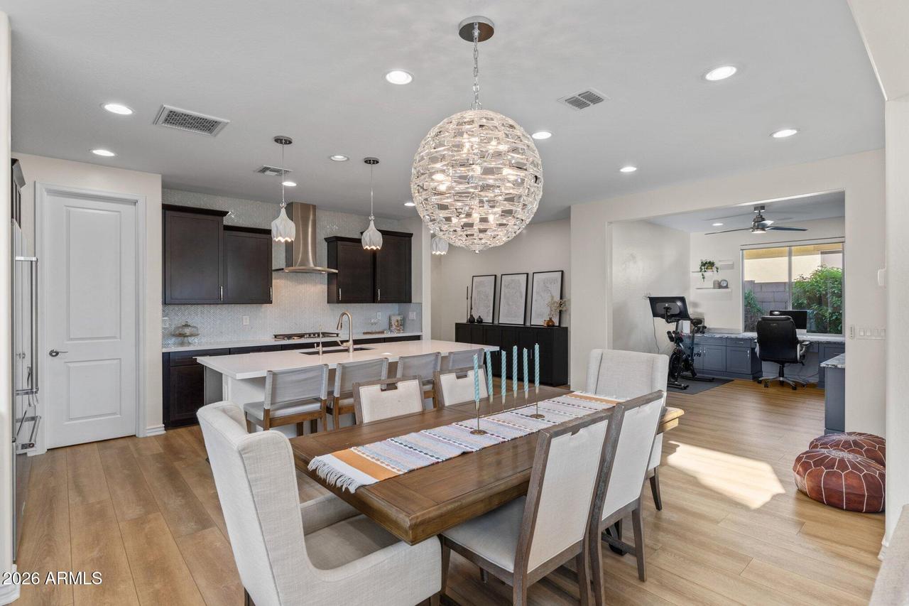 609 E Pasaro Dr., Phoenix, AZ 85085