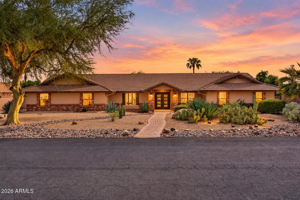 5003 W Fallen Leaf Ln., Glendale, AZ 85310