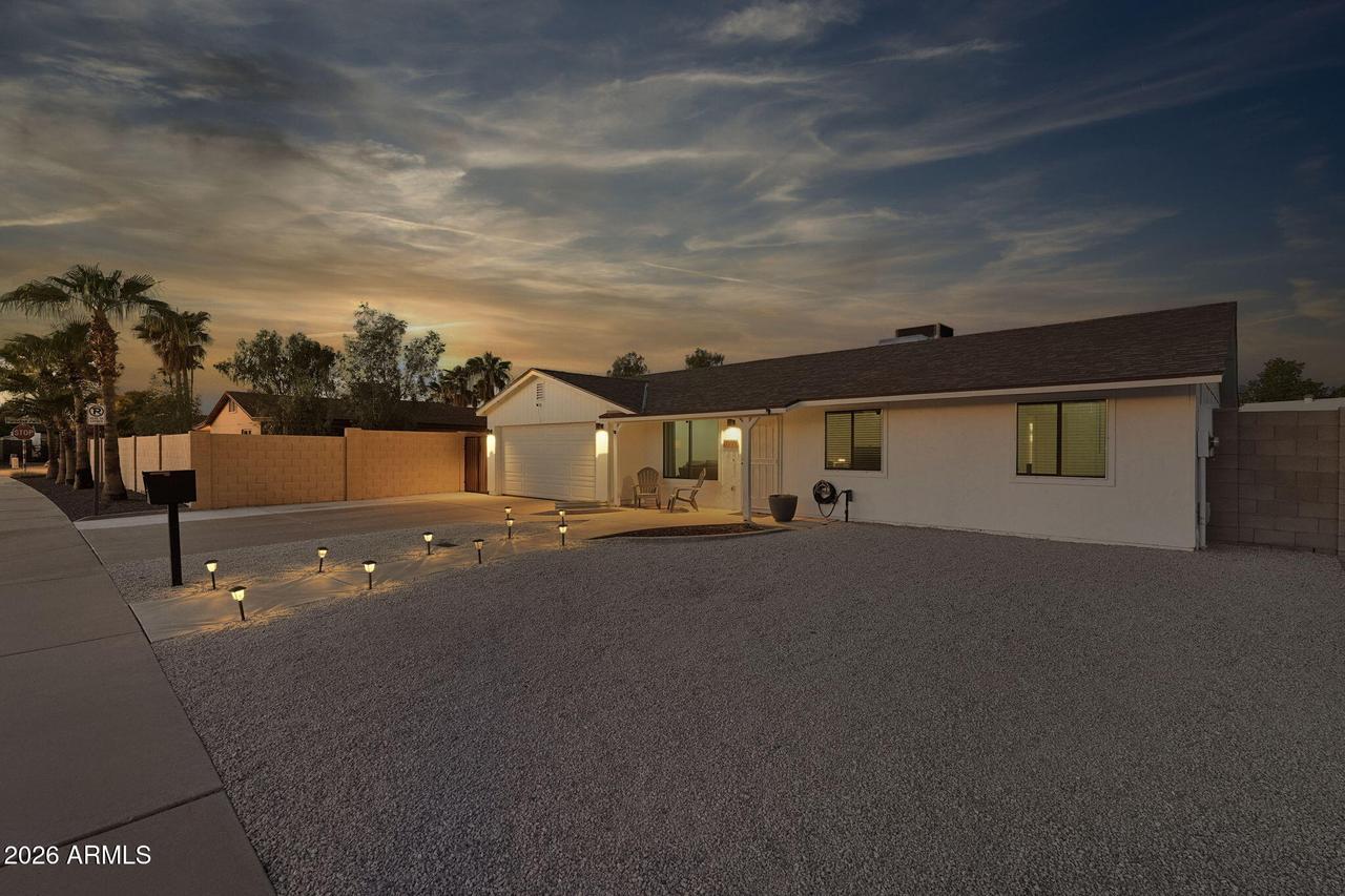 17227 N 34th Way, Phoenix, AZ 85032