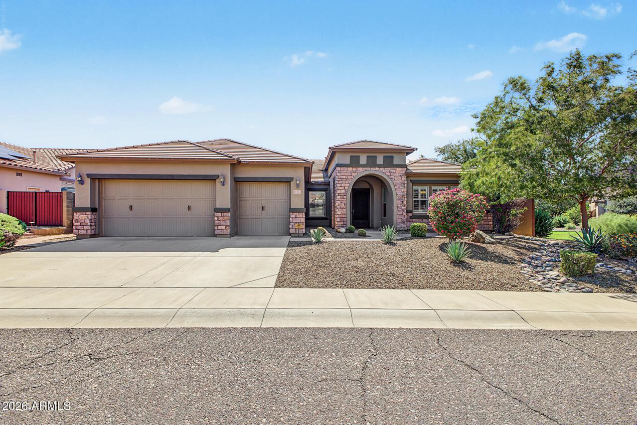 5637 W Straight Arrow Ln., Phoenix, AZ 85083