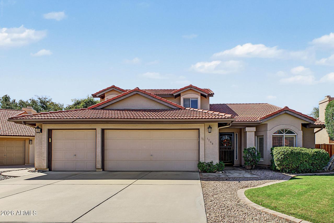 1709 W Oakland Ct., Chandler, AZ 85224