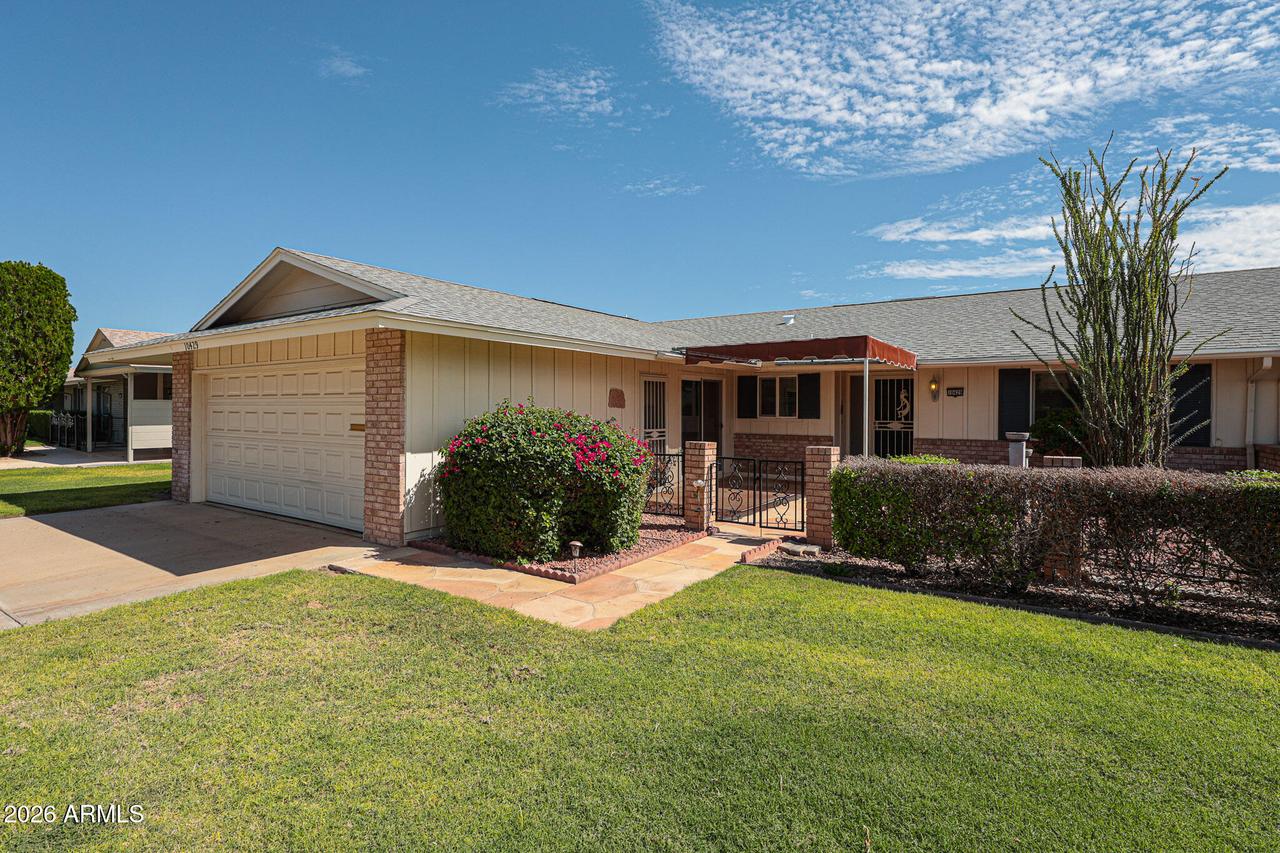 10429 W Prairie Hills Cir., Sun City, AZ 85351