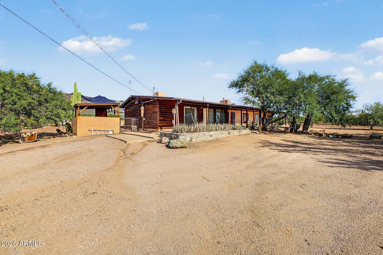 685 S Holmes Rd., Apache Junction, AZ 85119