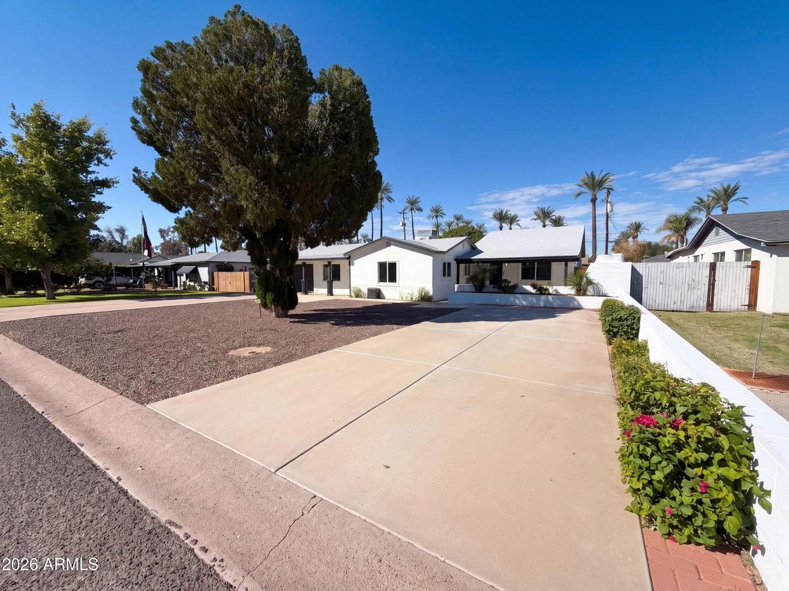 3016 N 47th St., Phoenix, AZ 85018