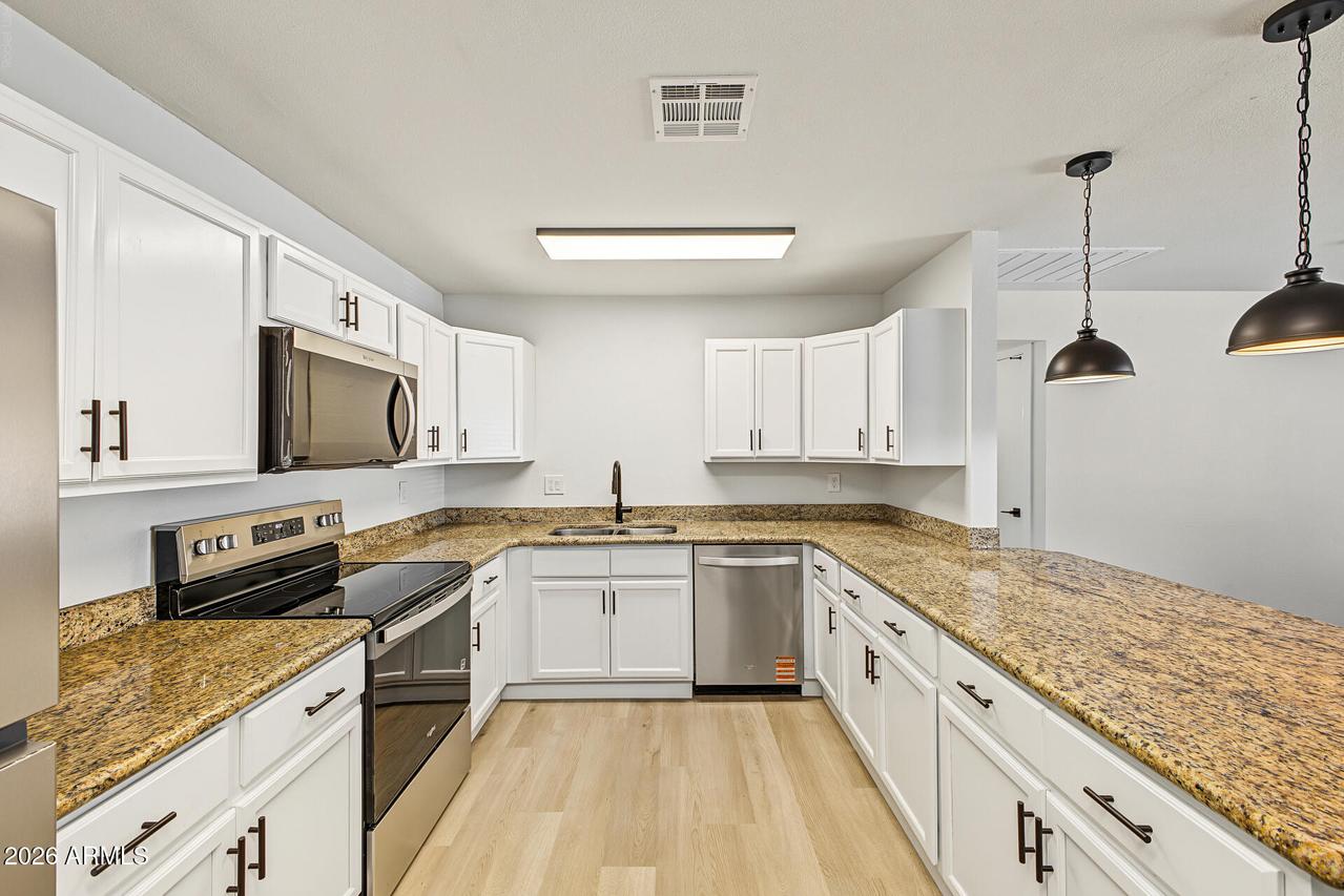 10810 N 73rd Dr., Peoria, AZ 85345