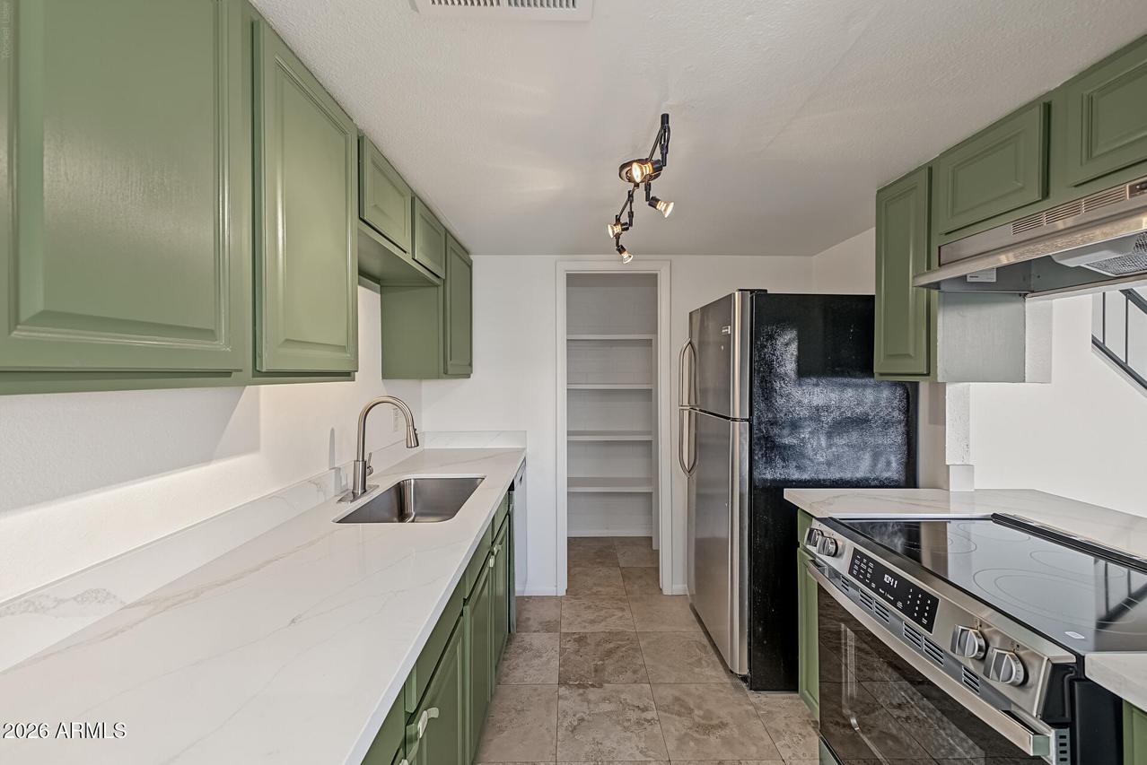 1020 E Redfield Rd., Tempe, AZ 85283