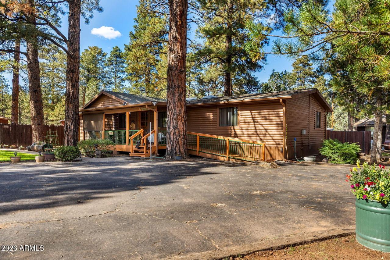 2056 Lumber Valley Rd., Overgaard, AZ 85933