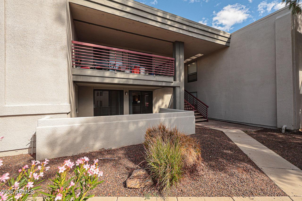 3420 W Danbury Dr. #C121, Phoenix, AZ 85053