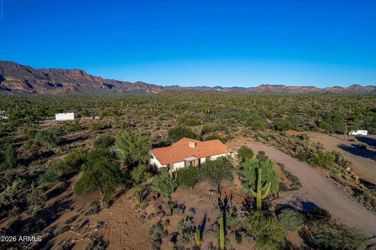 11086 E Hummingbird Ln., Gold Canyon, AZ 85118