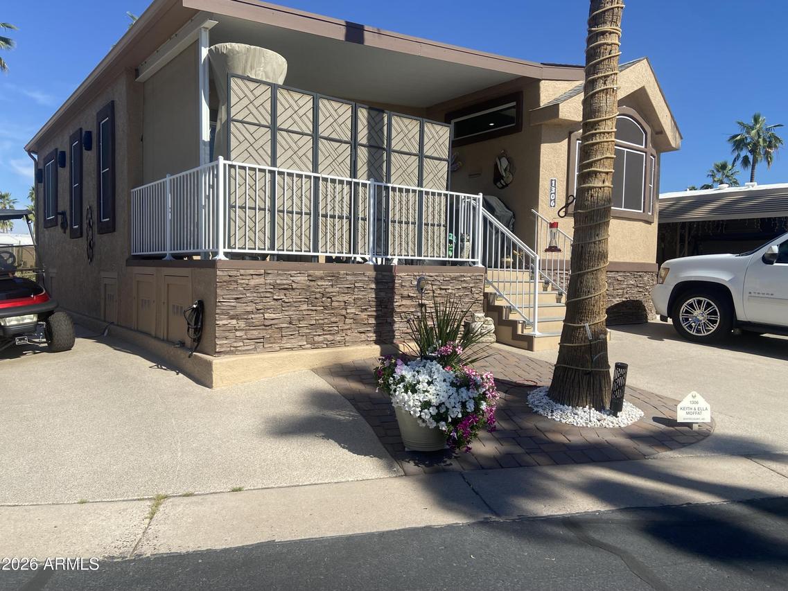 1306 W Chesapeake Dr., Apache Junction, AZ 85119