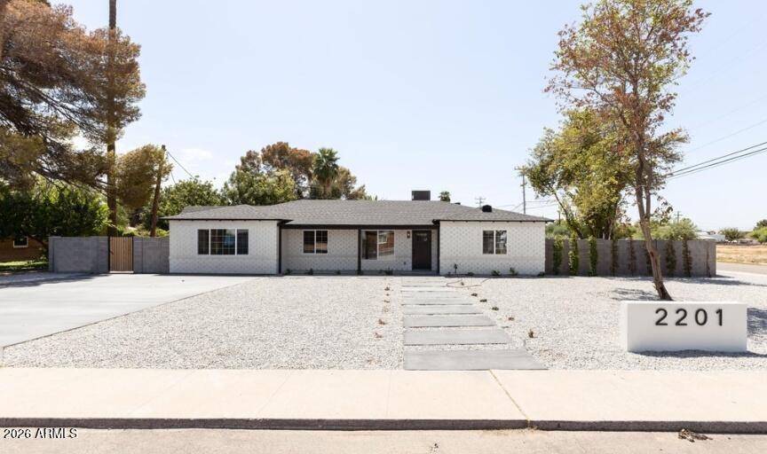 2201 E Amelia Ave., Phoenix, AZ 85016