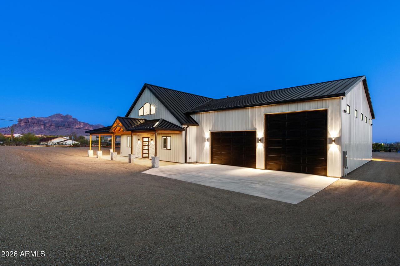 31 W Canyon St., Apache Junction, AZ 85120