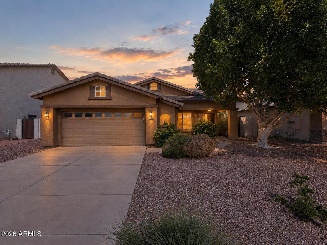 8118 W Harmony Ln., Peoria, AZ 85382