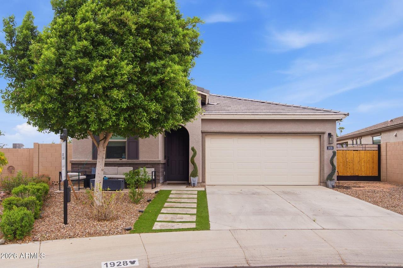 1928 S 82nd Cir., Mesa, AZ 85209