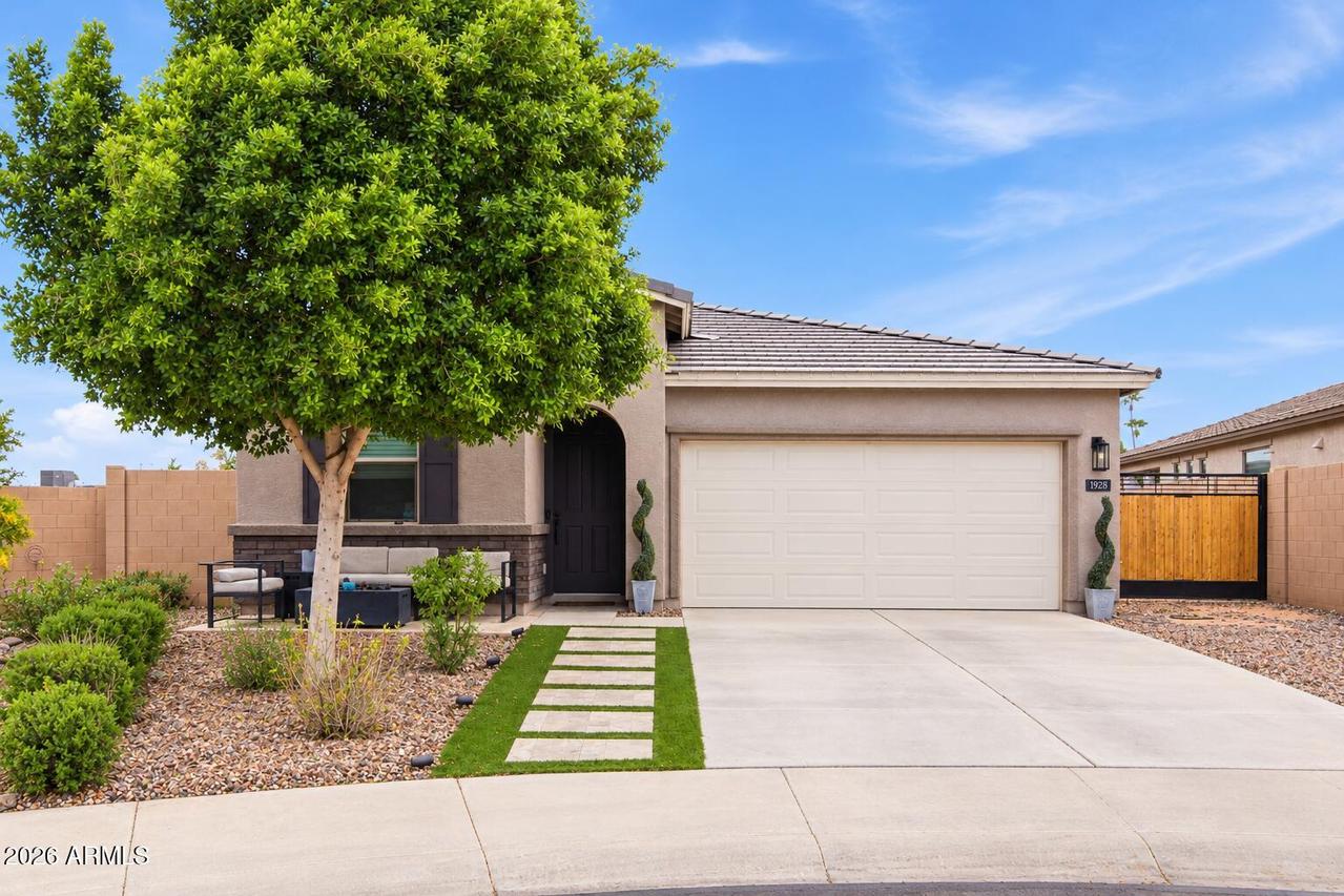 1928 S 82nd Cir., Mesa, AZ 85209