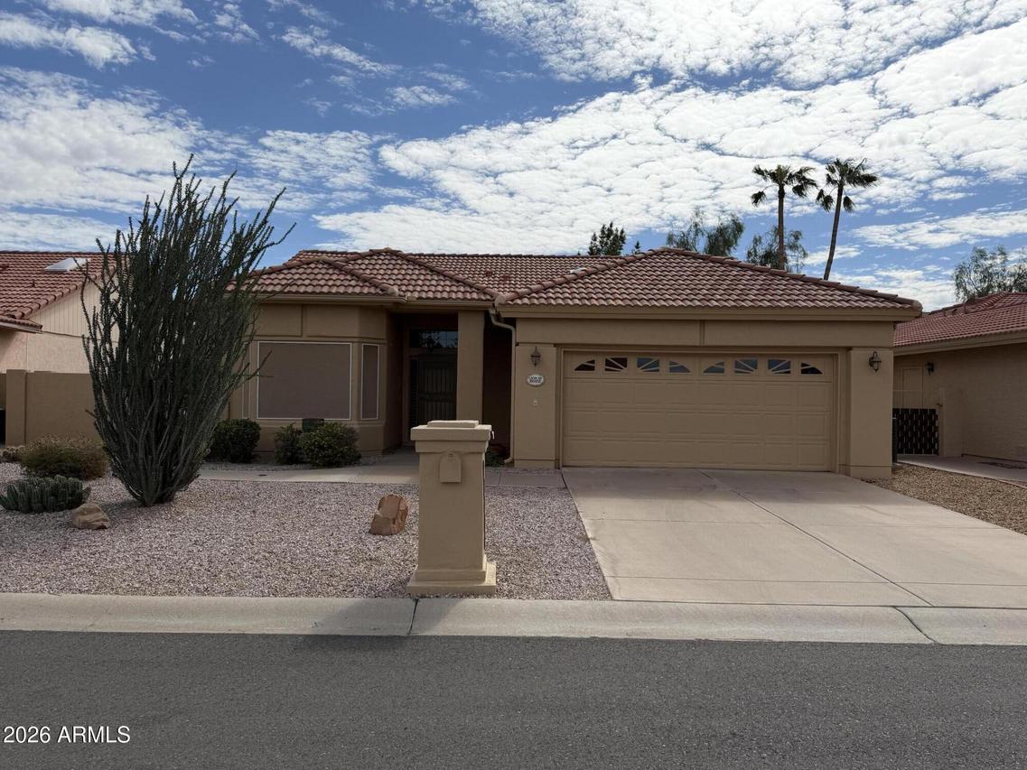 10425 E Watford Way, Sun Lakes, AZ 85248