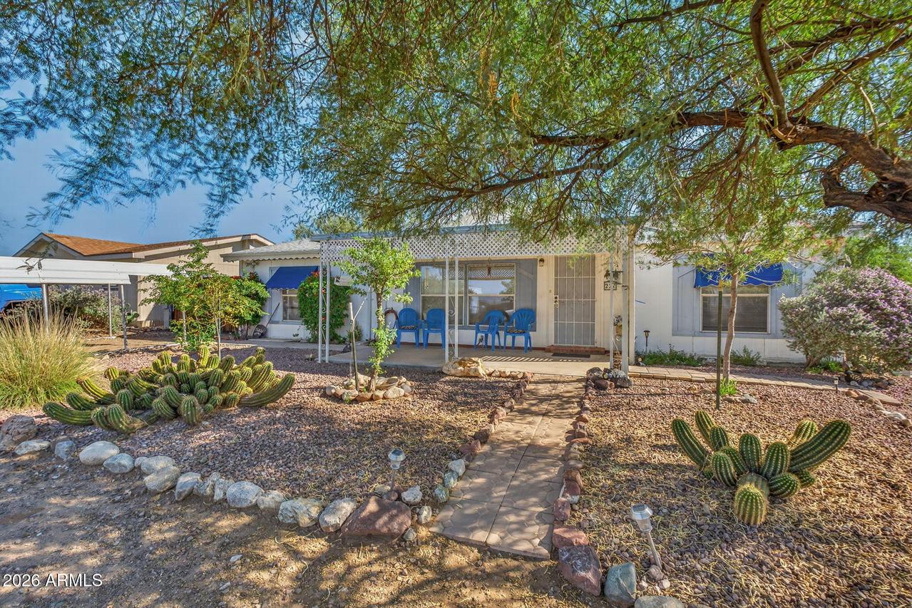 227 Gompers Cir., Morristown, AZ 85342