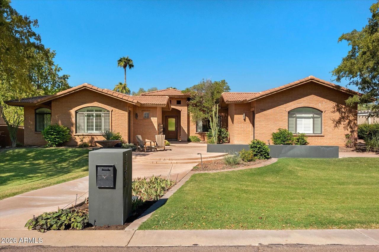 1702 E Myrna Ln., Tempe, AZ 85284