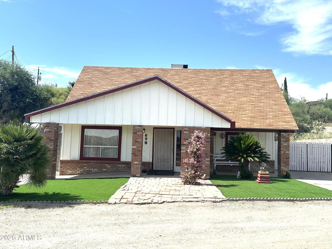 698 E Cactus Dr., Globe, AZ 85501