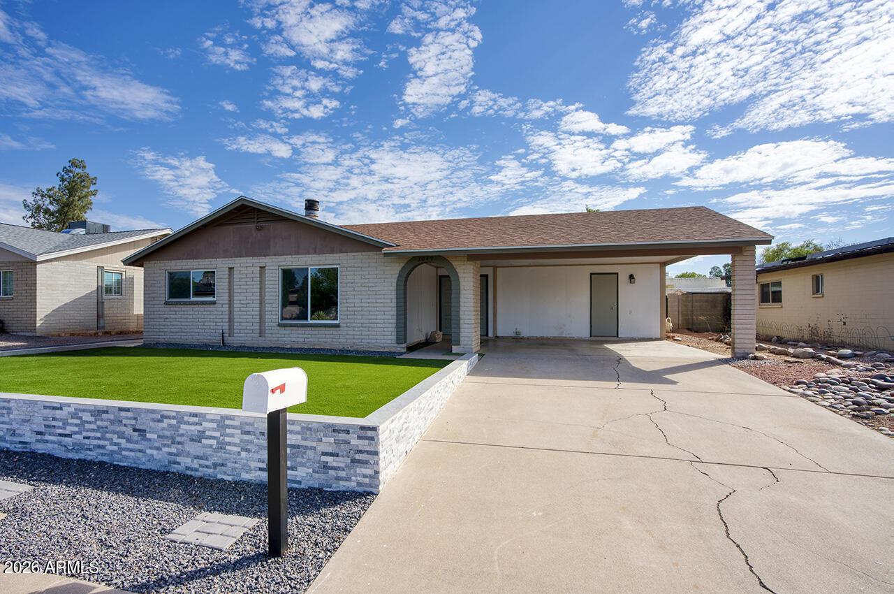 3049 W Sunnyside Dr., Phoenix, AZ 85029