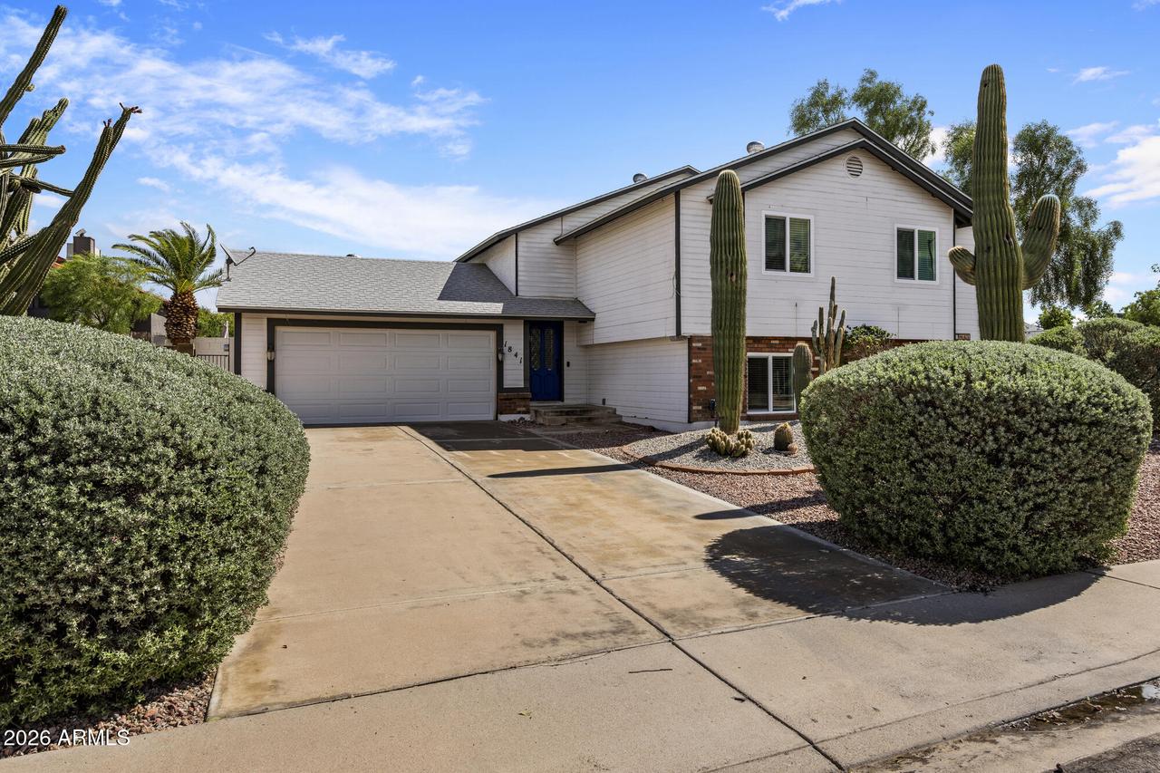 1841 N Saffron Cir., Mesa, AZ 85205