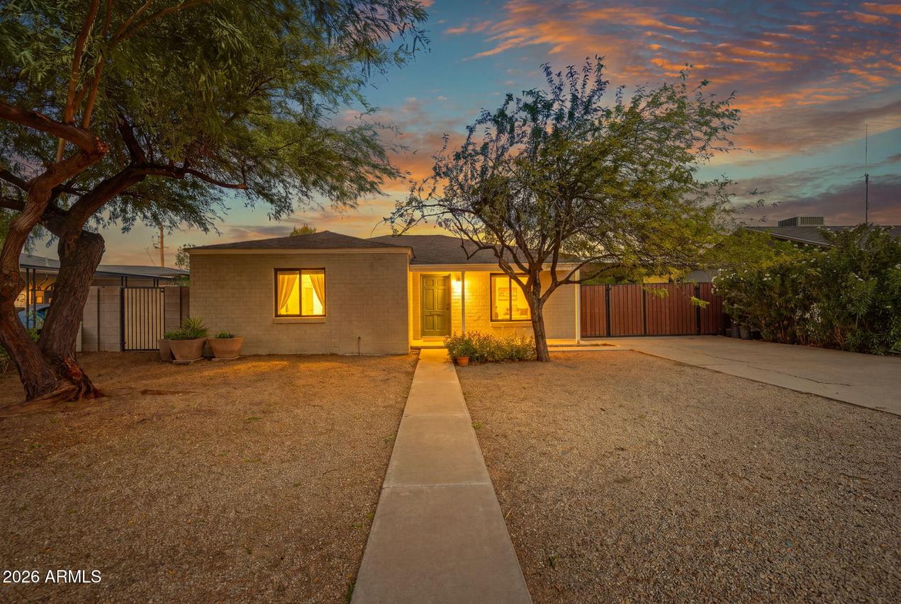 2508 E Pinchot Ave., Phoenix, AZ 85016