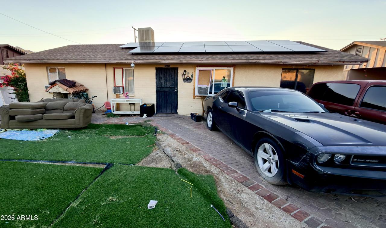9426 S 10th Ave., Phoenix, AZ 85041