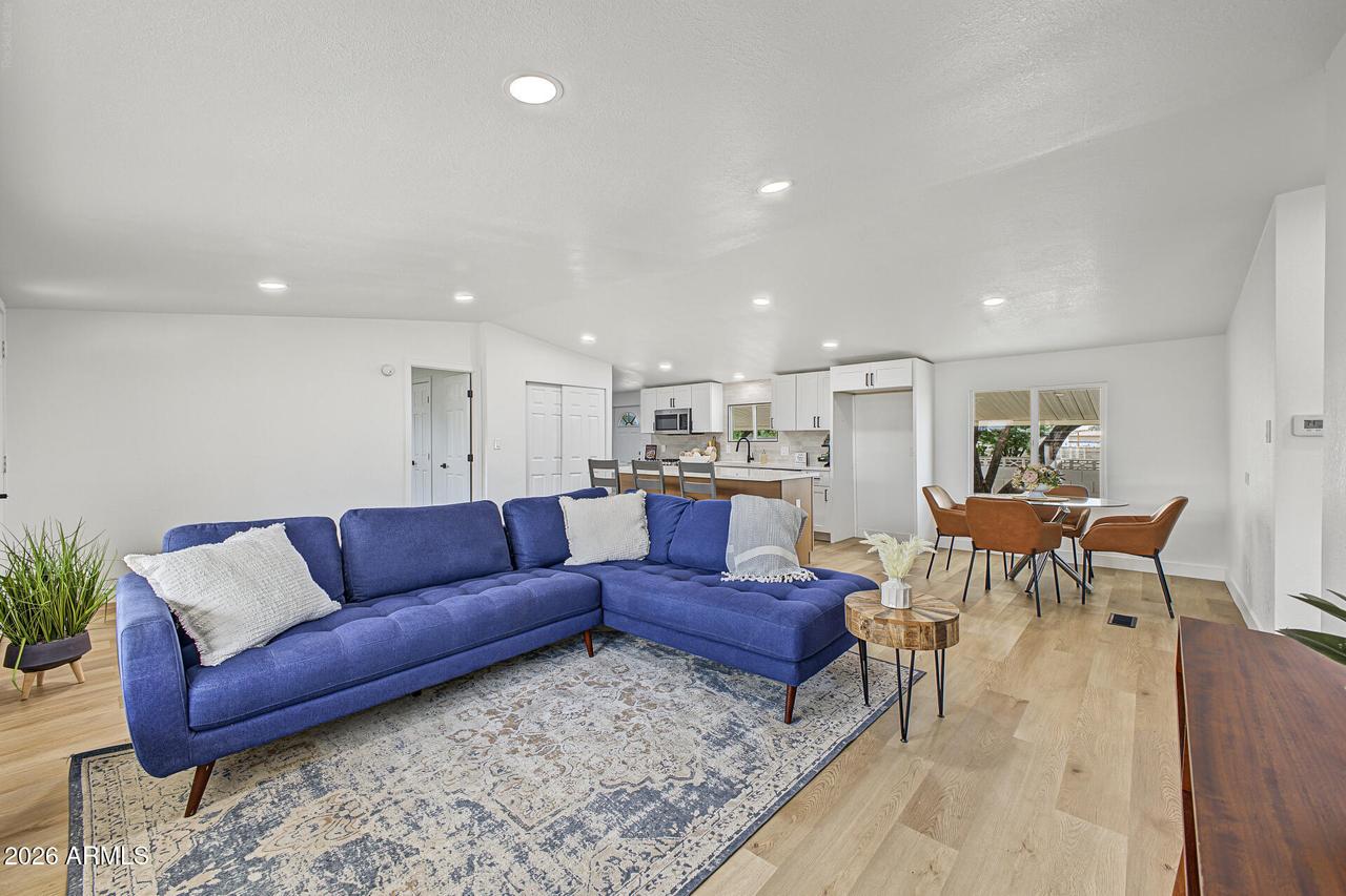2843 E Piute Ave., Phoenix, AZ 85050