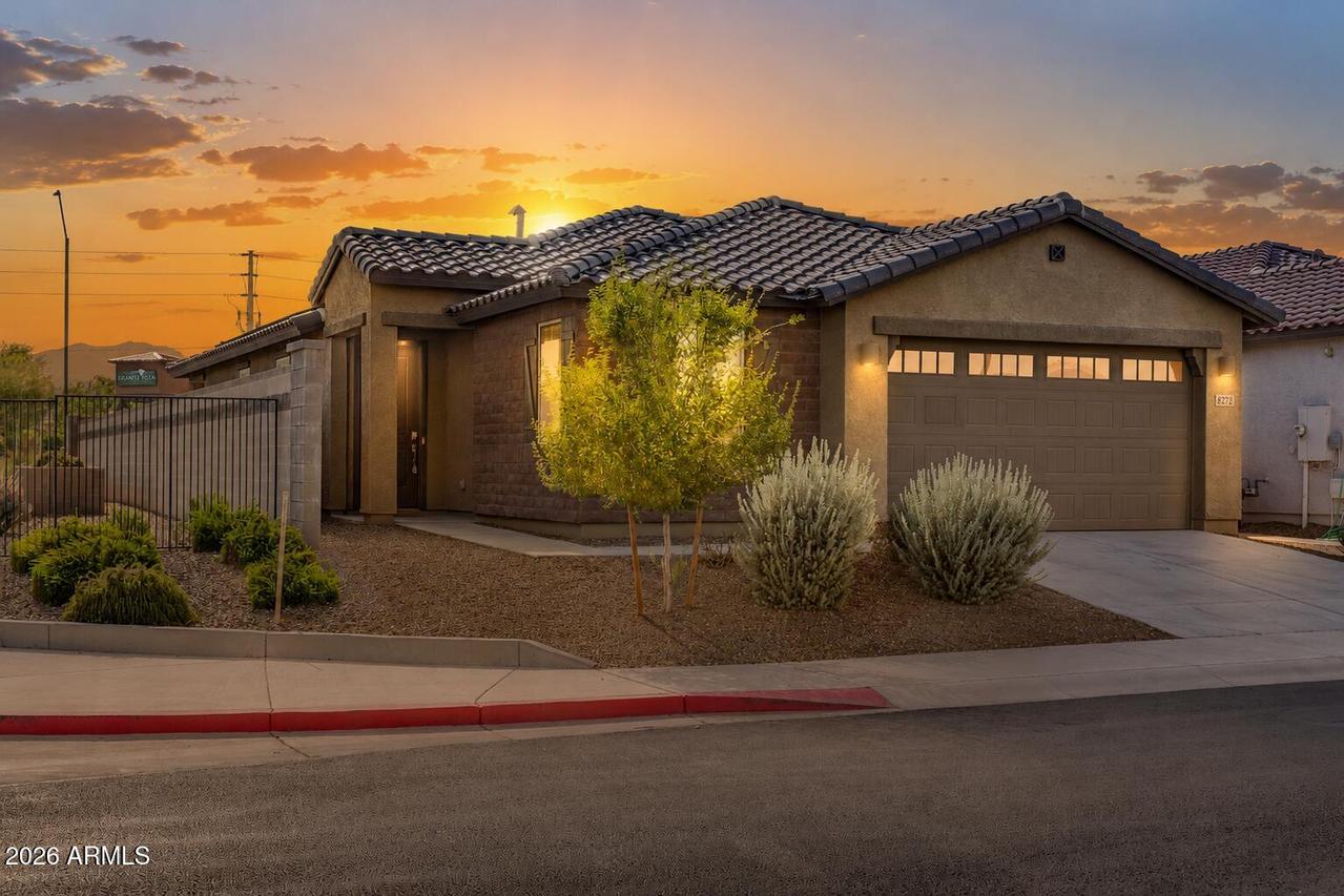 8272 N 170th Ln., Waddell, AZ 85355