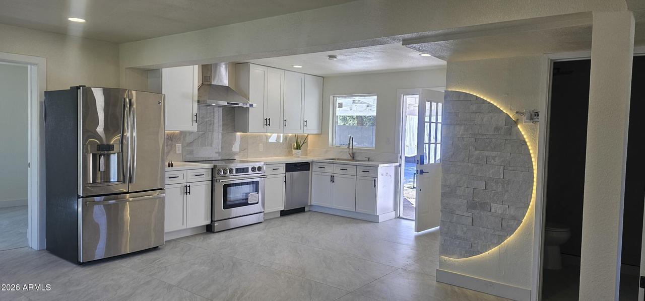 2711 W Campbell Ave., Phoenix, AZ 85017
