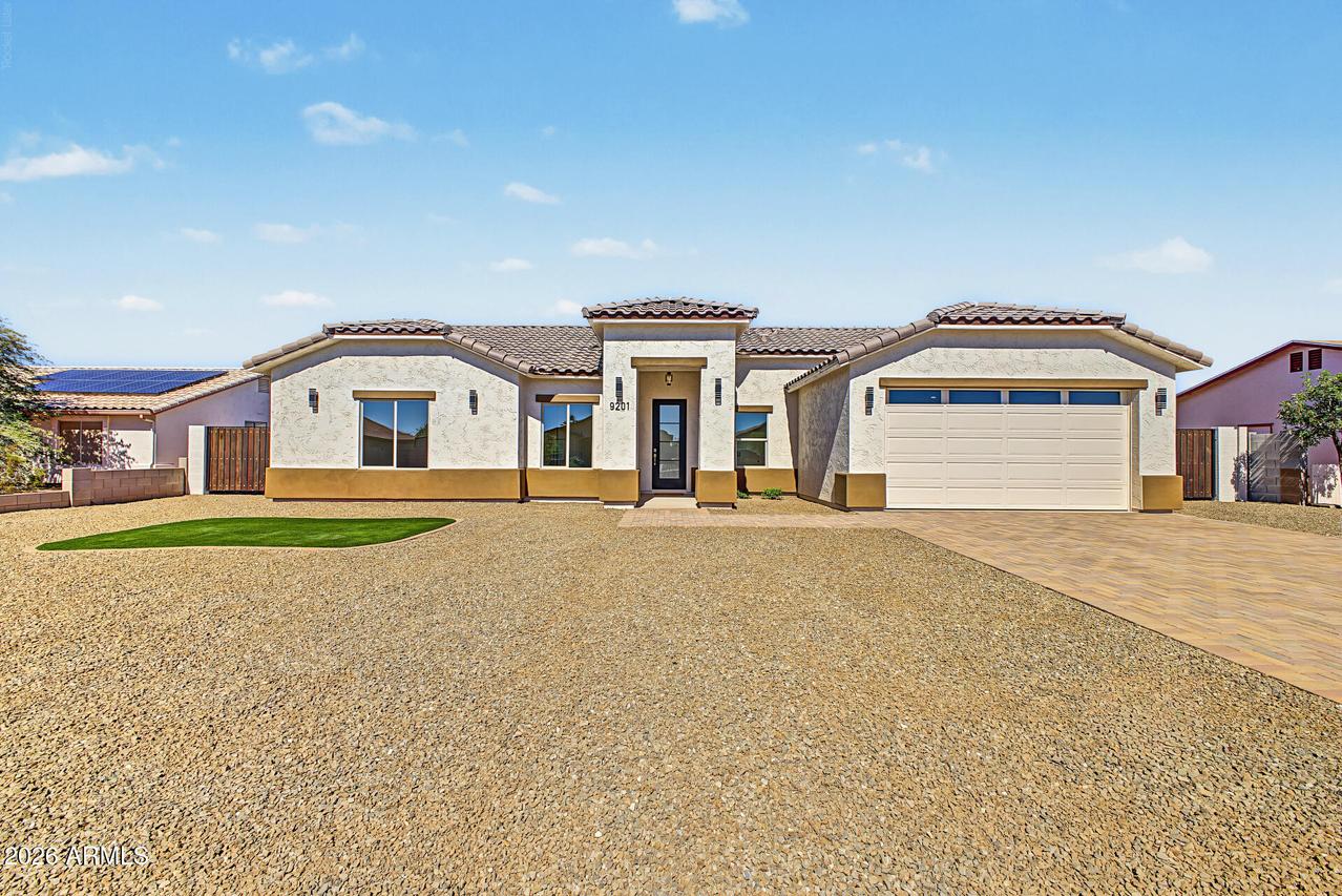 9201 W Debbie Ln., Arizona City, AZ 85123