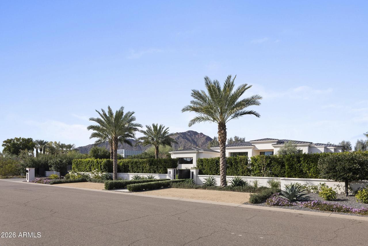 6220 N Casa Blanca Dr., Paradise Valley, AZ 85253