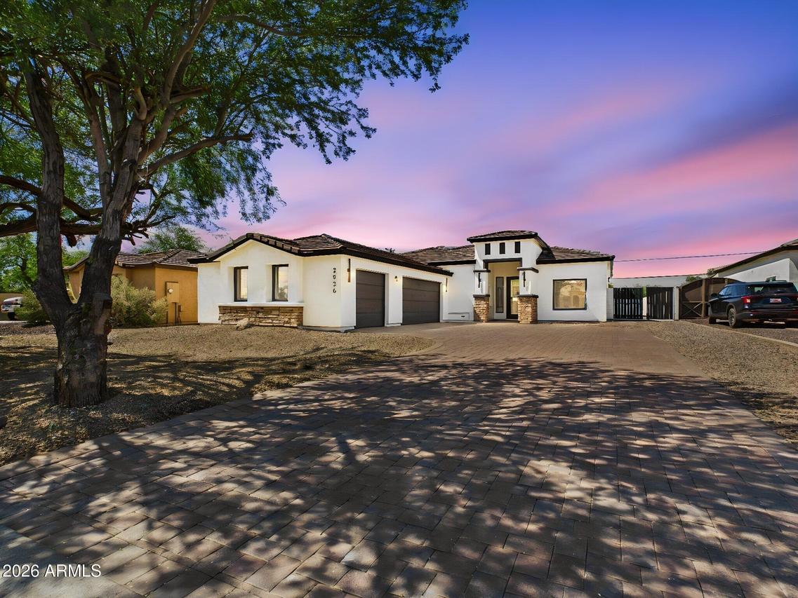 2926 E Hartford Ave., Phoenix, AZ 85032