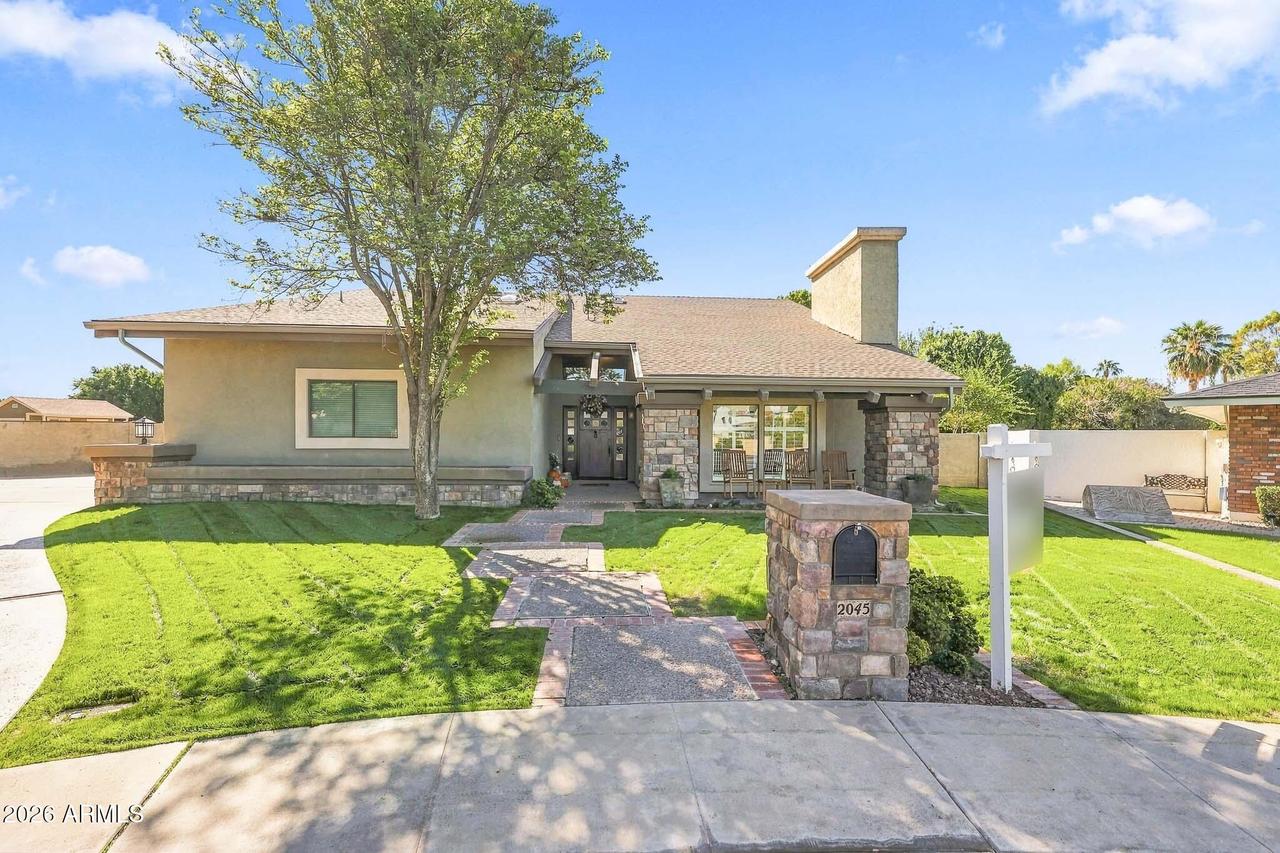 2045 N Gentry St., Mesa, AZ 85213