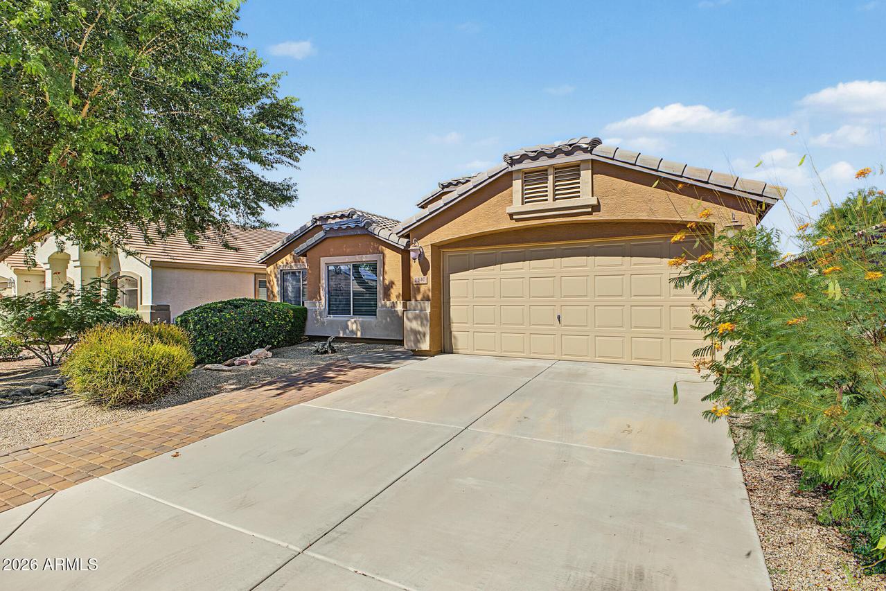 1340 E Debbie Dr., San Tan Valley, AZ 85140