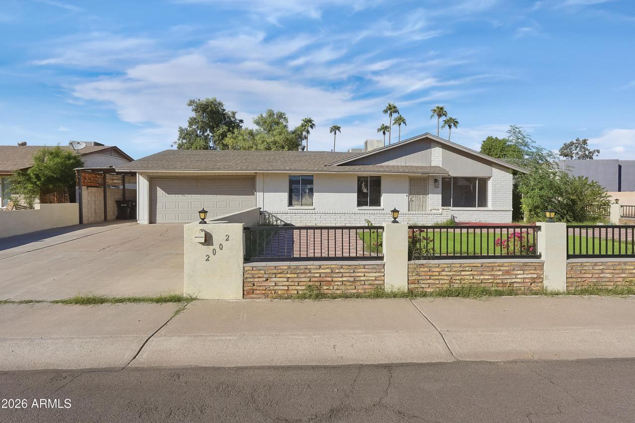 2002 W Bluefield Ave., Phoenix, AZ 85023