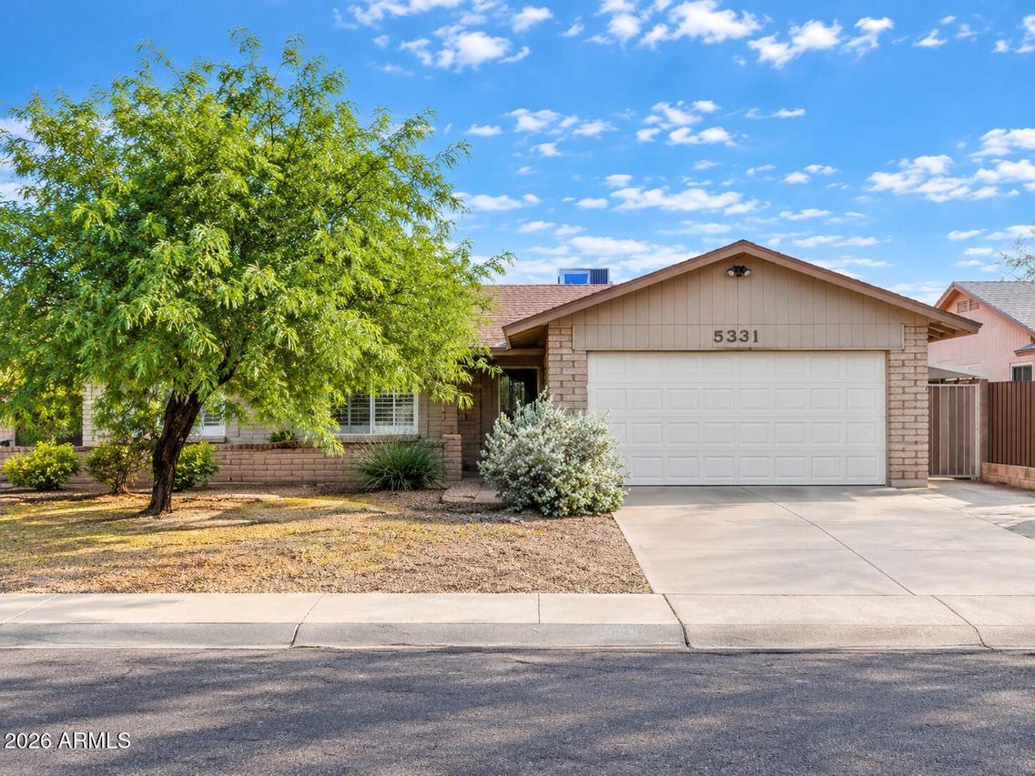 5331 W Freeway Ln., Glendale, AZ 85302