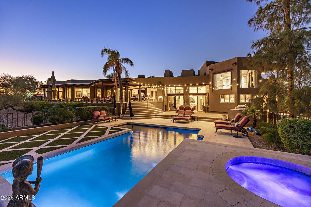 10001 E Pinnacle Peak Rd., Scottsdale, AZ 85255