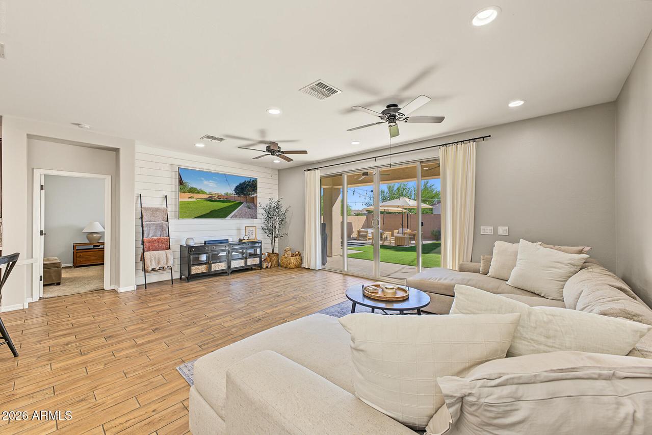 9429 W Meadowbrook Ave., Phoenix, AZ 85037