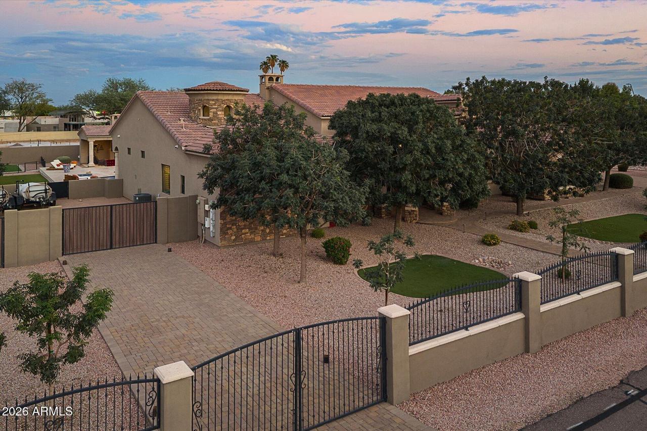 12245 S 70th St., Tempe, AZ 85284