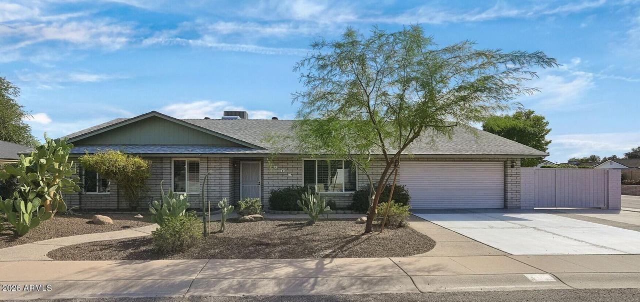 301 E Helena Dr., Phoenix, AZ 85022