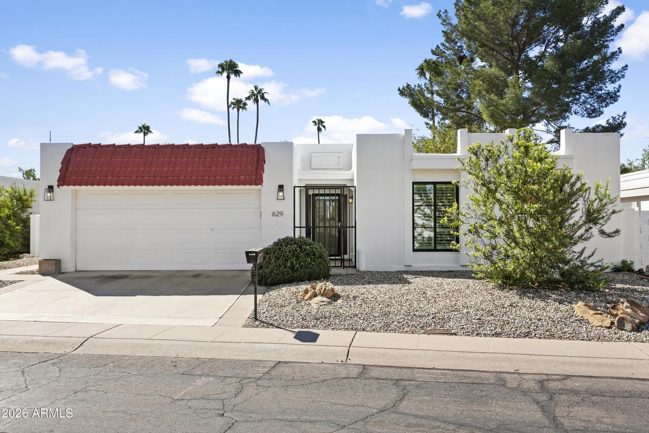629 E Piping Rock Rd., Phoenix, AZ 85022