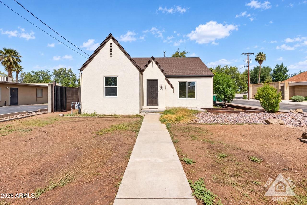 130 E 2nd Ave., Mesa, AZ 85210