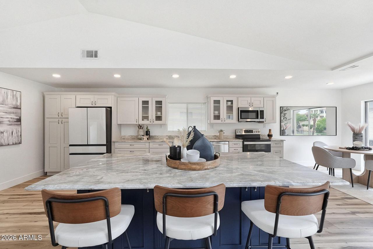 978 E Driftwood Dr., Tempe, AZ 85283