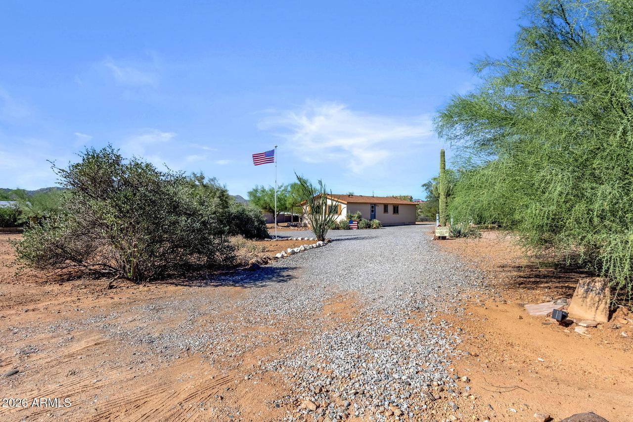 42011 N 3rd St., Phoenix, AZ 85086