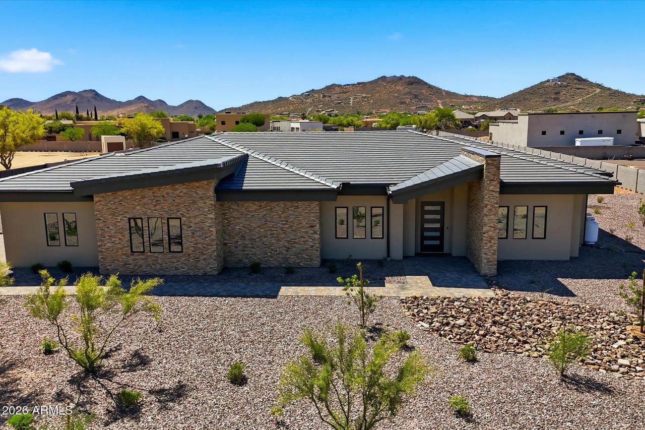 2991 W Desert Hills Dr. #2, Phoenix, AZ 85086