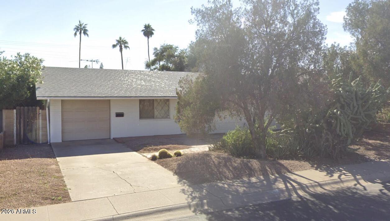 223 E Geneva Dr., Tempe, AZ 85282