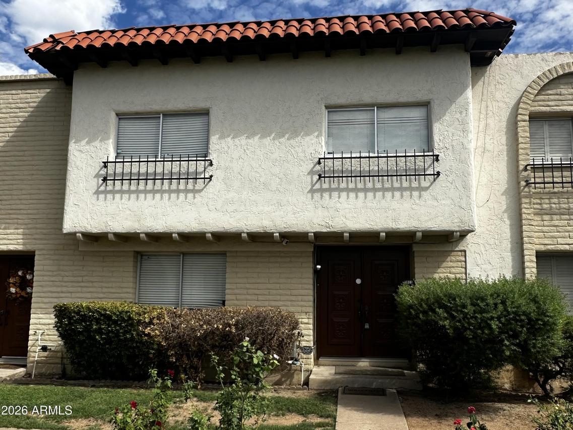 2011 W Hazelwood Pkwy., Phoenix, AZ 85015